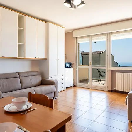 아파트 Casa Fiorita By Interhome 산레모